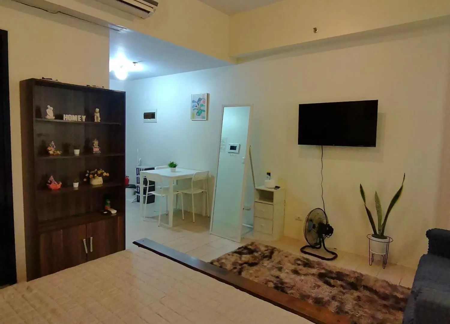 Apartment Cozy Condotel Across Naia Terminal 3 Manila